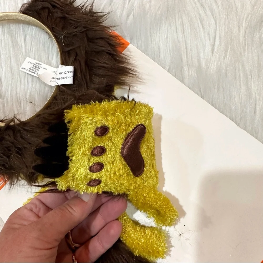 Lion costume accessories